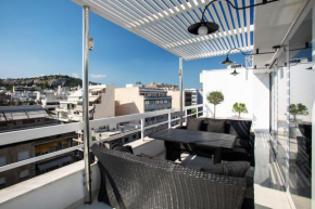Unique 3-Bed, 3-Bath Apt with Acropolis Views SG69